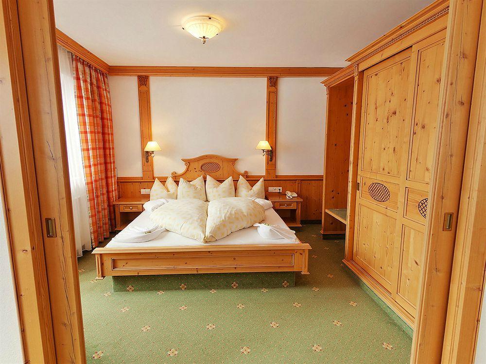 ניוסטיפט אים סטובאיטל Alpenhotel Tirolerhof מראה חיצוני תמונה