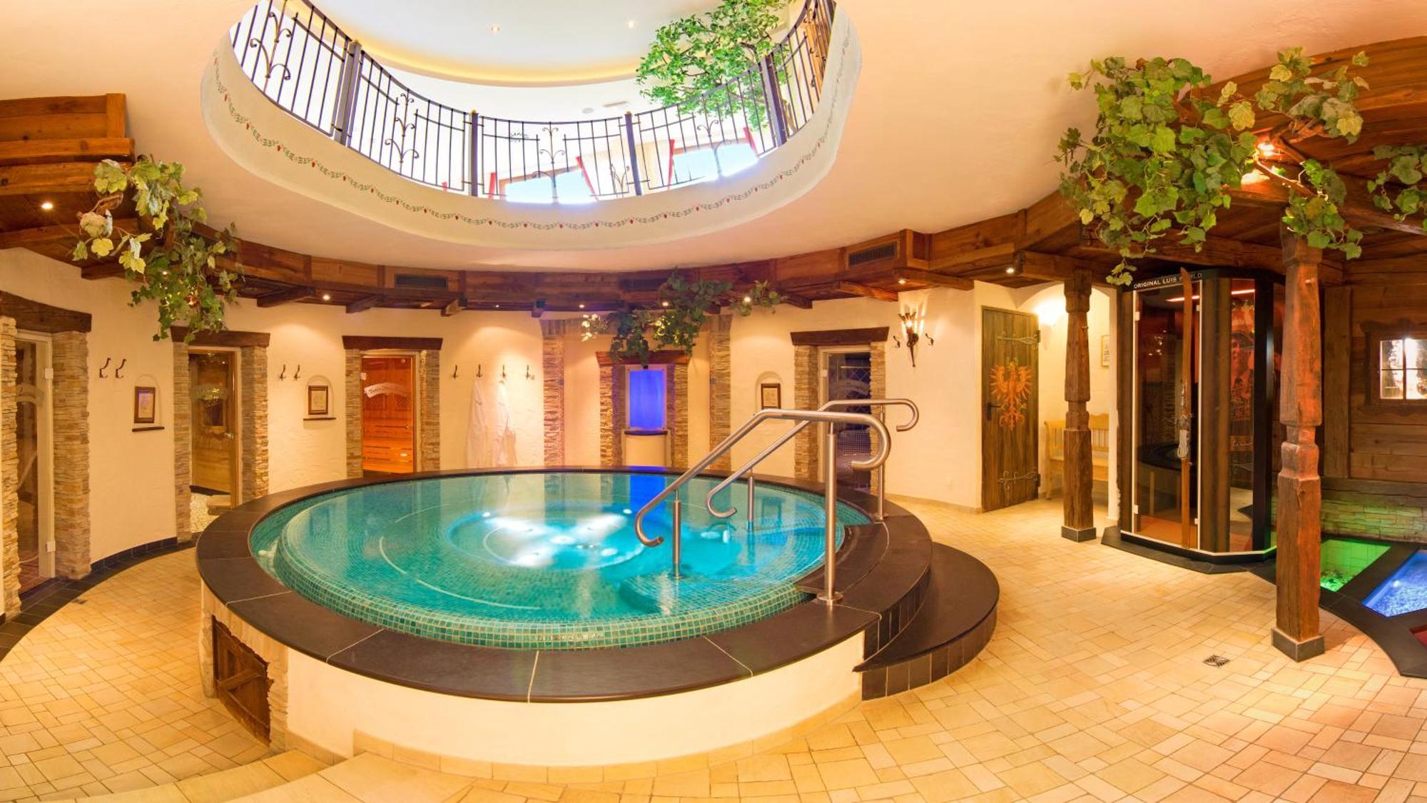 ניוסטיפט אים סטובאיטל Alpenhotel Tirolerhof מראה חיצוני תמונה