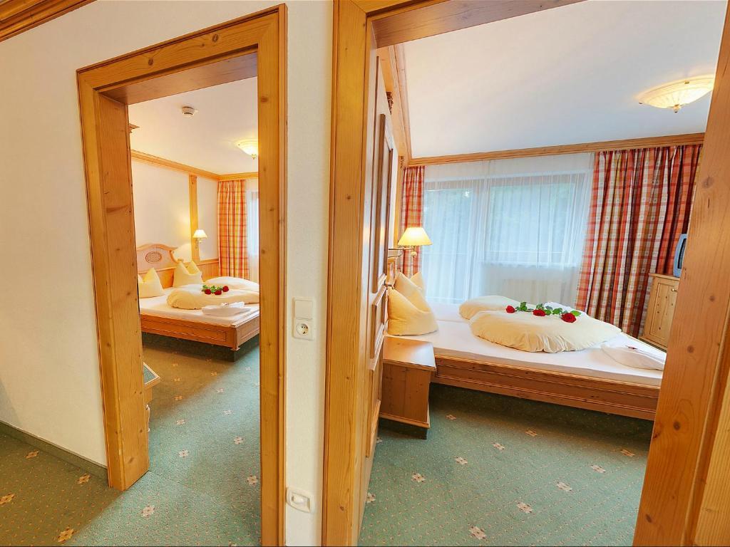 ניוסטיפט אים סטובאיטל Alpenhotel Tirolerhof מראה חיצוני תמונה