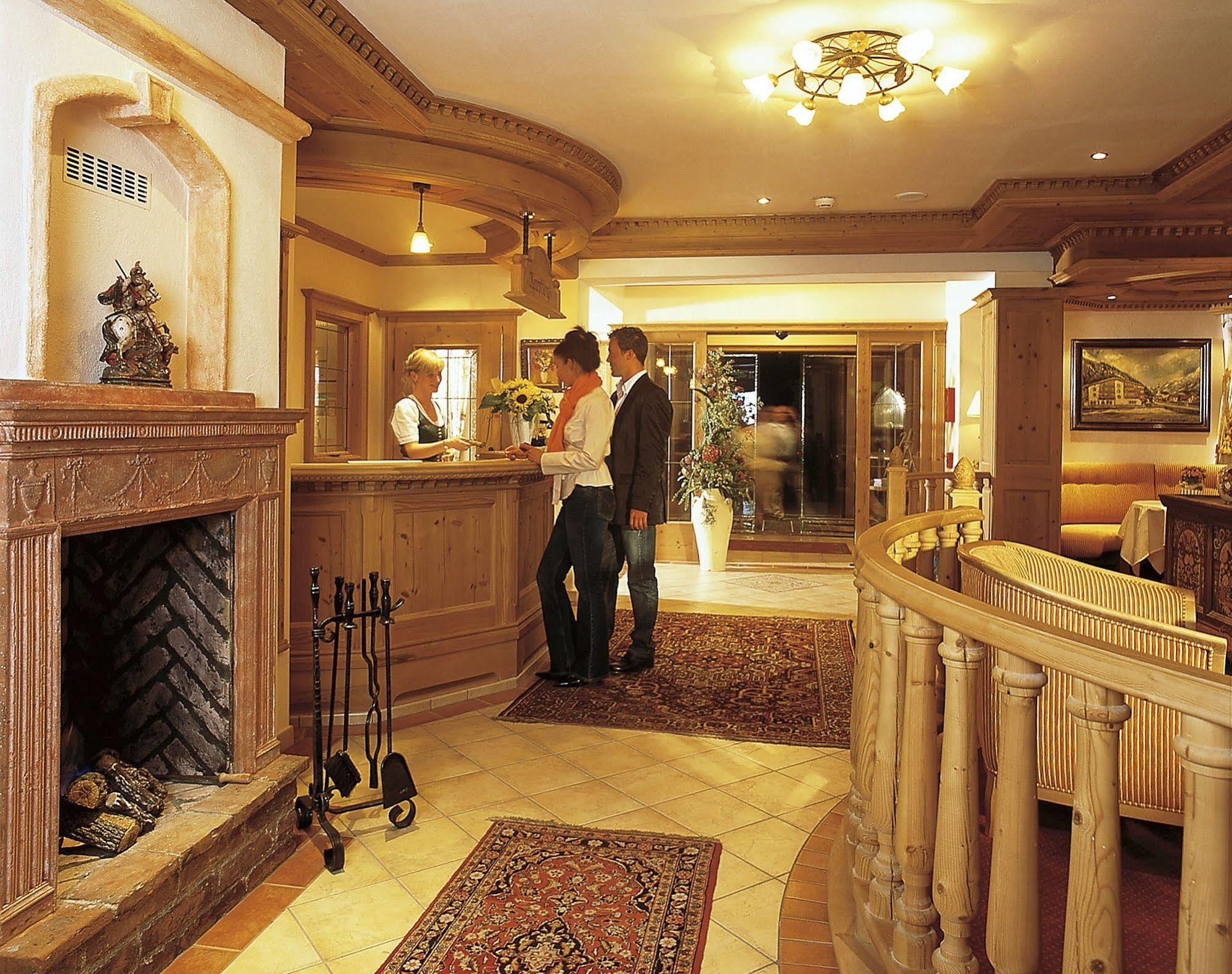 ניוסטיפט אים סטובאיטל Alpenhotel Tirolerhof מראה חיצוני תמונה