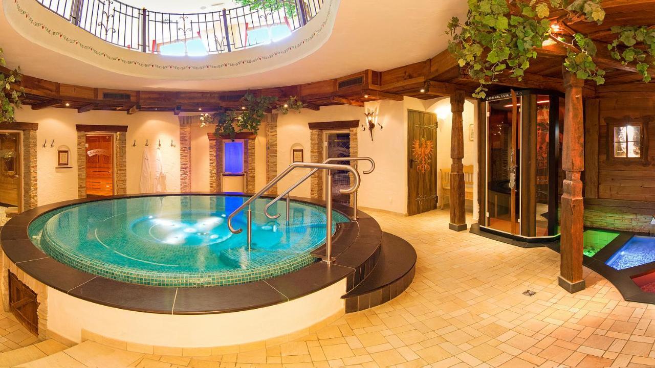 ניוסטיפט אים סטובאיטל Alpenhotel Tirolerhof מראה חיצוני תמונה